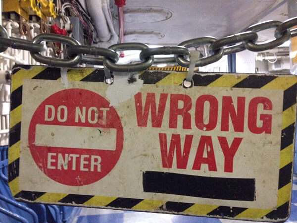 Do not enter. Wrong way.